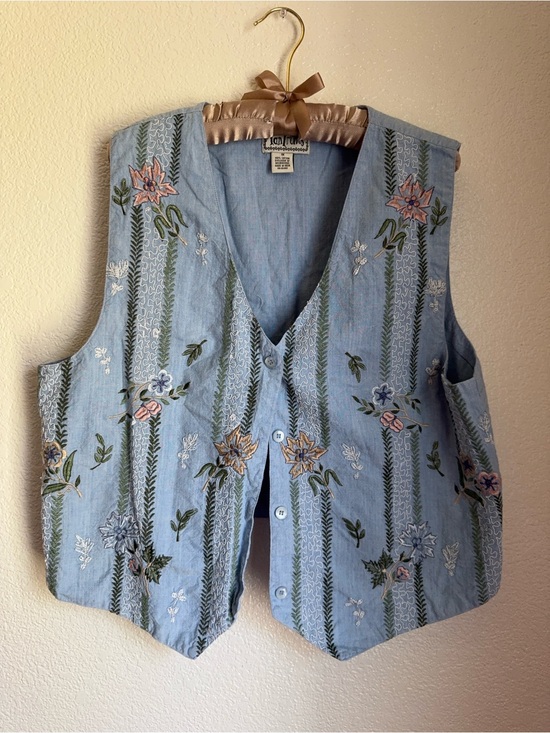 Tantrums Tops - Vintage Embroidered Light Blue Floral Button Vest